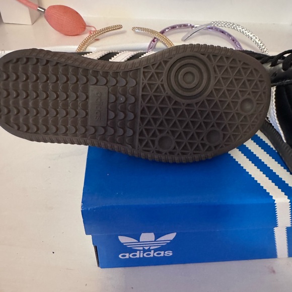 Adidas Samba Classic Black White Sneakers - Picture 4 of 4